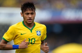 IM体育-C罗巅峰对决，Uzi与90激战G2分钟，高光表现胜负难料！